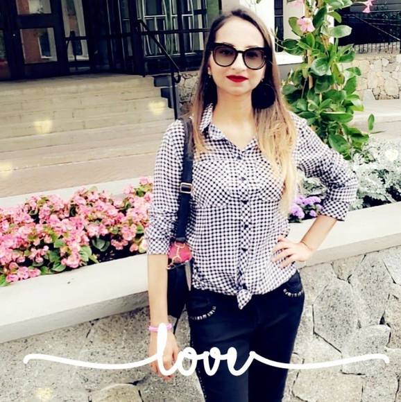 Meet your Posher, Annie - Picture 1 of 1